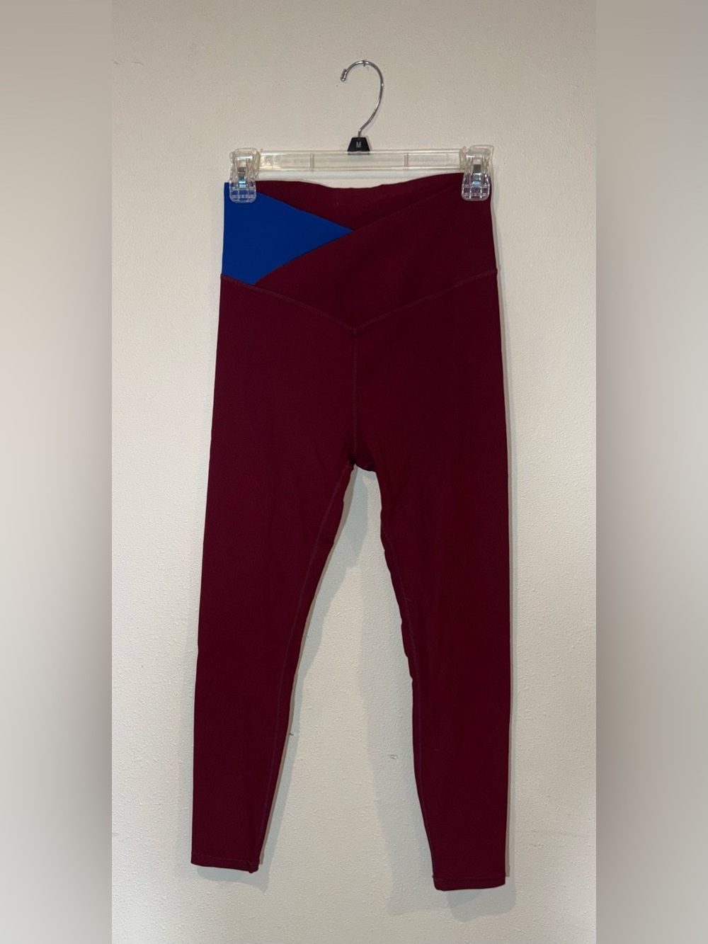 WILO THE LABEL Cross Over Waist Legging in Burgundy Red with Blue Accent Sz M